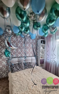 Оформление шарами в спальне №362
